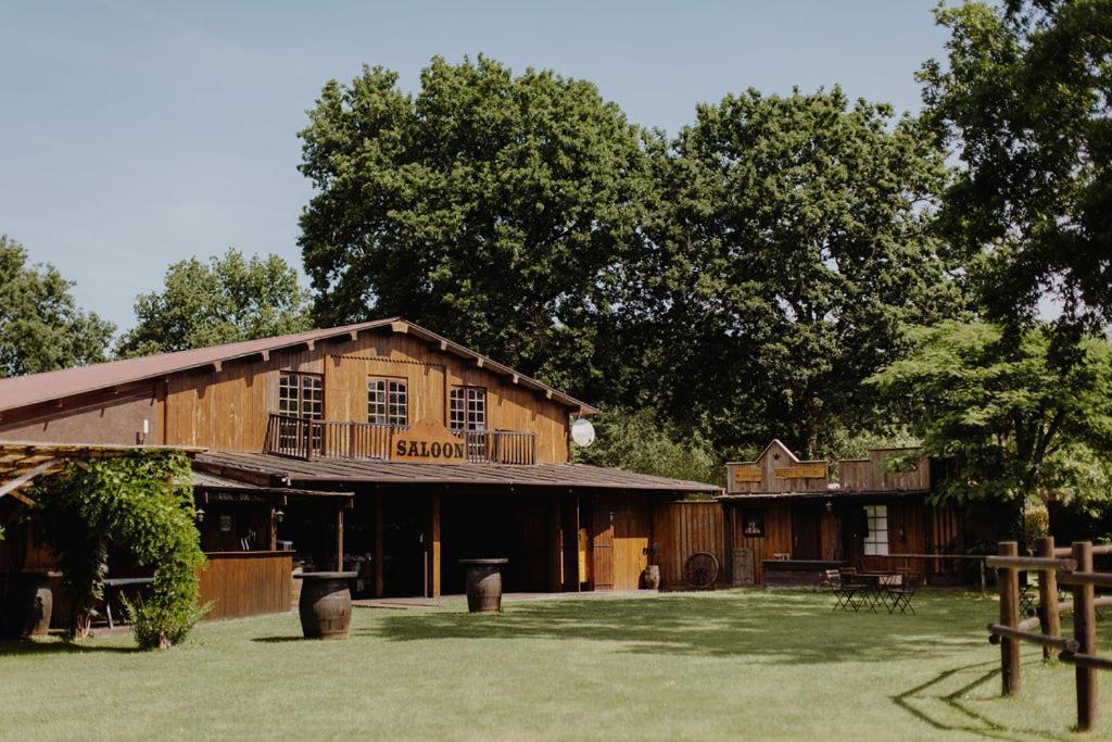 Le Ranch Amadeus Bed and Breakfast Saint-Paul-en-Born Εξωτερικό φωτογραφία